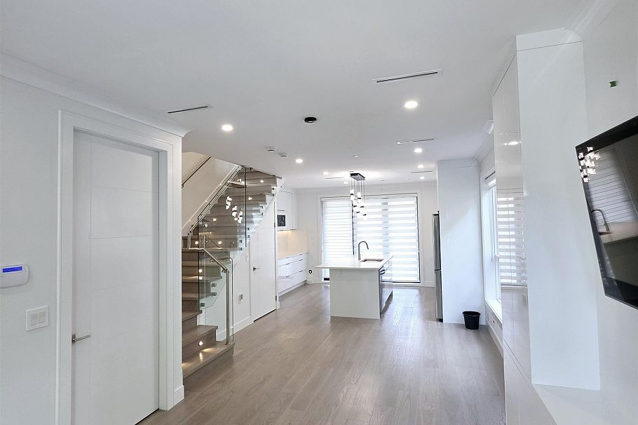 3466 28th Avenue Vancouver, BC - 18