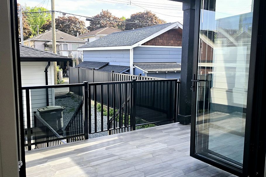 3466 28th Avenue Vancouver, BC - 27