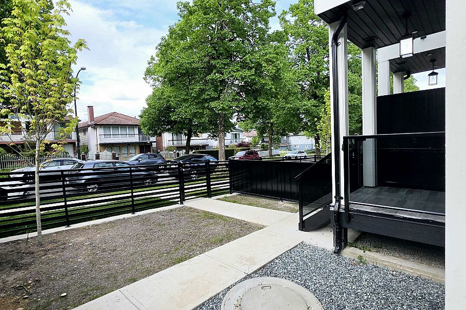 3466 28th Avenue Vancouver, BC - 3