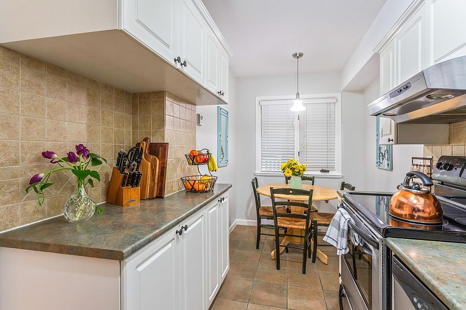 205 1518 Bowser Avenue North Vancouver, BC - 7