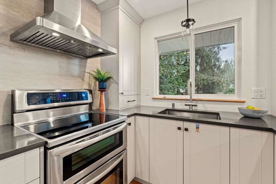 2685 Byron Road North Vancouver, BC - 8