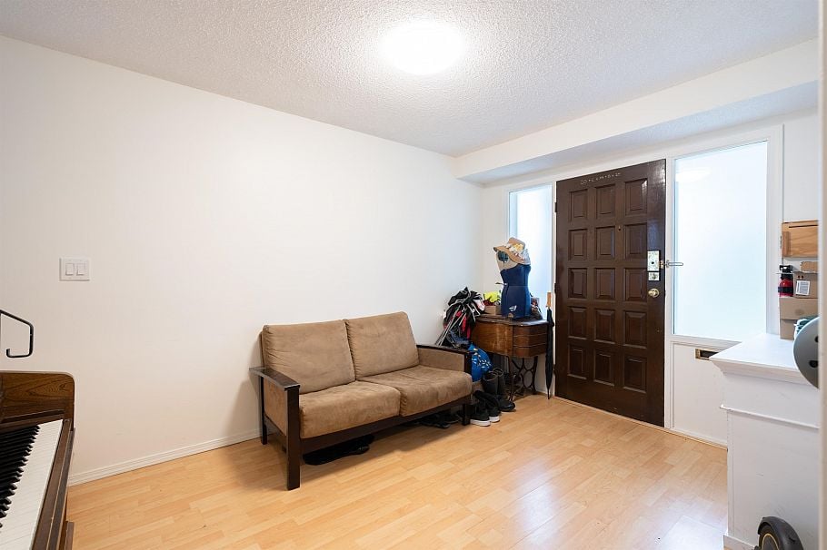 2066 E 23rd Avenue Vancouver, BC - 18