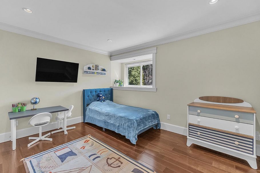 3263 Norwood Avenue North Vancouver, BC - 23