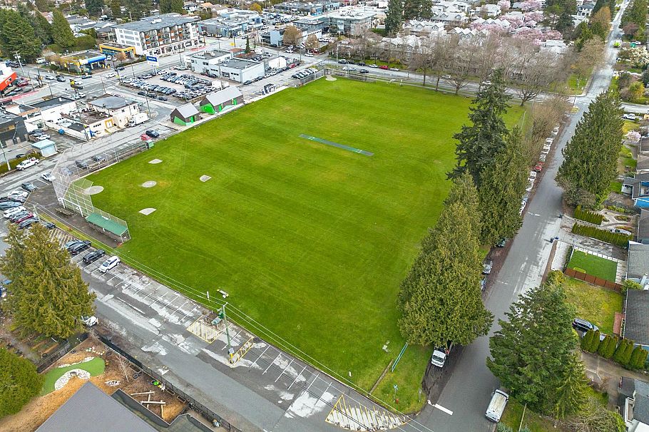 205 1518 Bowser Avenue North Vancouver, BC - 36