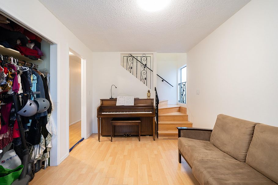 2066 E 23rd Avenue Vancouver, BC - 19
