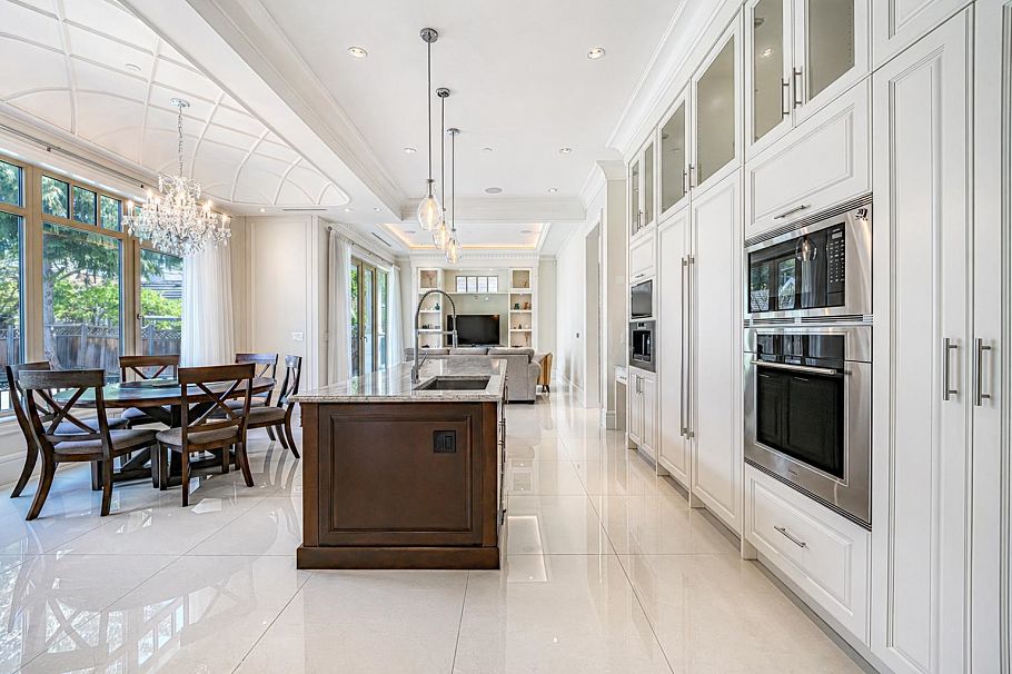 1379 W 46th Avenue Vancouver, BC - 8