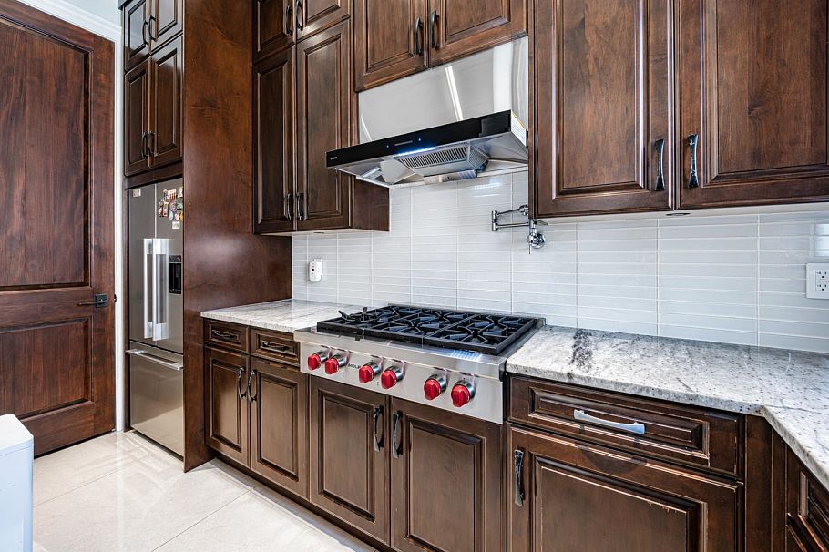 1379 W 46th Avenue Vancouver, BC - 15