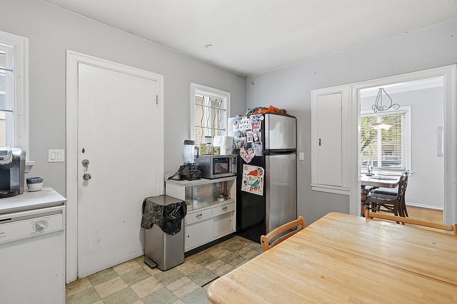 2349 E Pender Street Vancouver, BC - 13