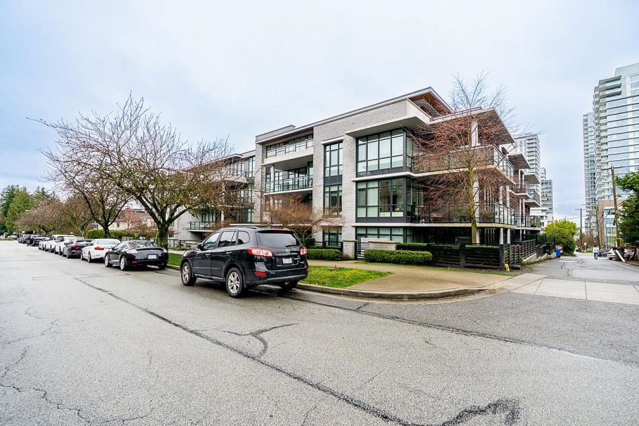 404 458 W 63rd Avenue Vancouver, BC - 34