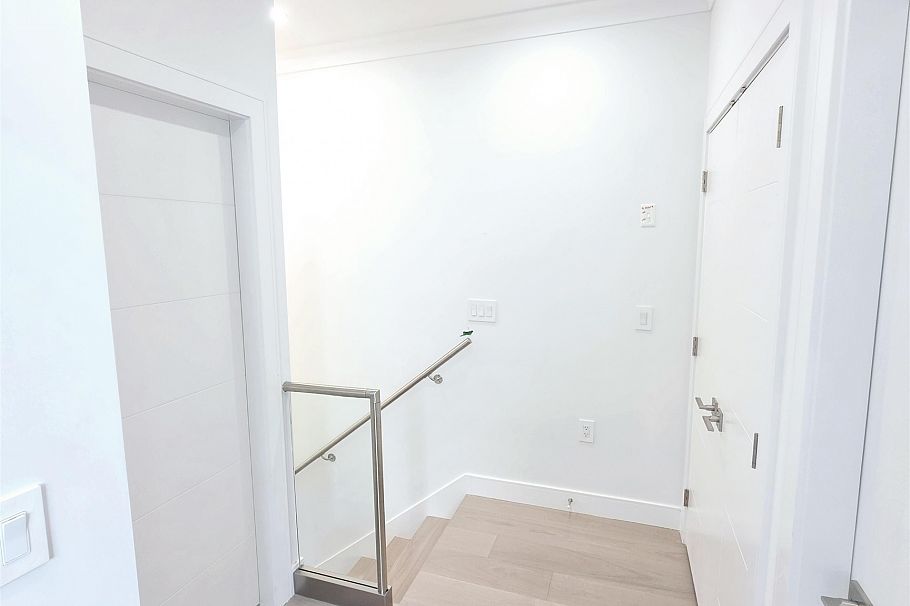 3466 28th Avenue Vancouver, BC - 32