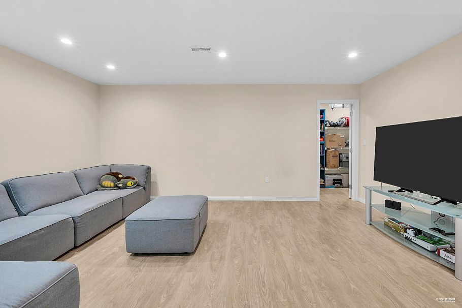 2143 Mcmullen Avenue Vancouver, BC - 27