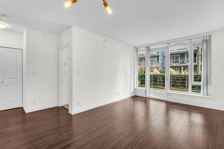 106 3162 Riverwalk Avenue Vancouver, BC - 4