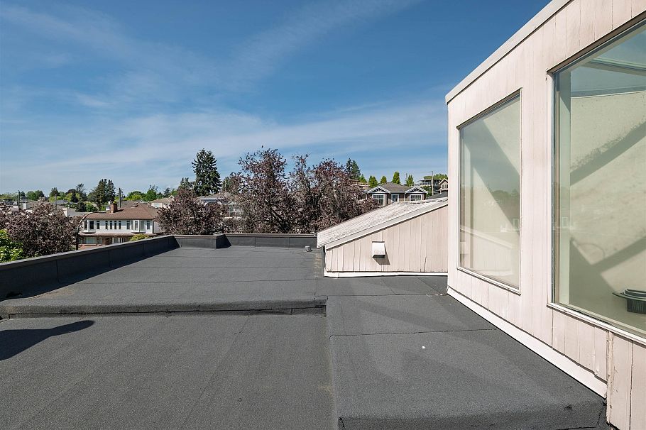 1738 E 63rd Avenue Vancouver, BC - 33
