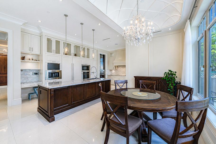 1379 W 46th Avenue Vancouver, BC - 10