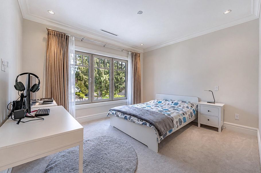 1379 W 46th Avenue Vancouver, BC - 25