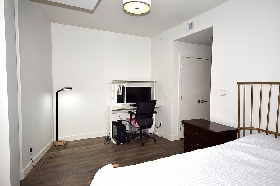 759 W 41st Avenue Vancouver, BC - 16