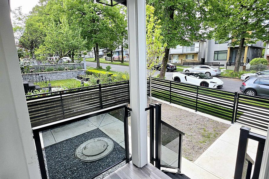 3466 28th Avenue Vancouver, BC - 4