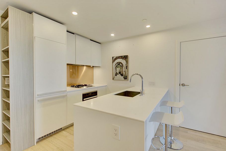 3809 1480 Howe Street Vancouver, BC - 5