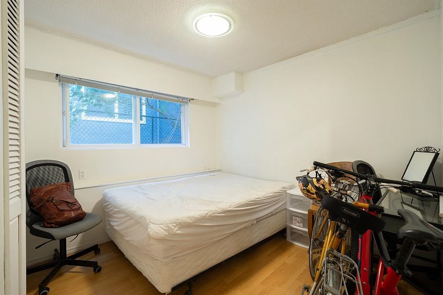 2066 E 23rd Avenue Vancouver, BC - 21
