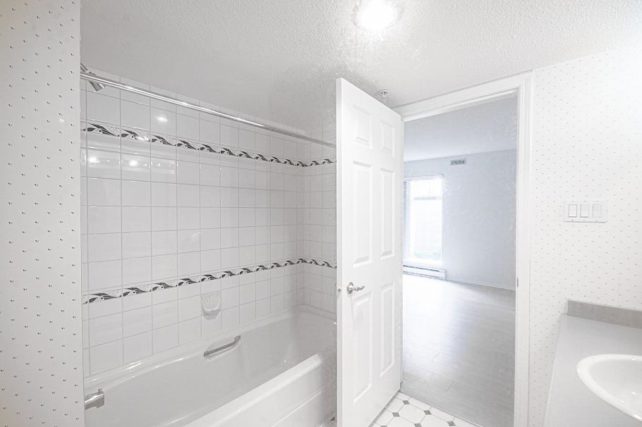 203 865 W 15th Avenue Vancouver, BC - 24