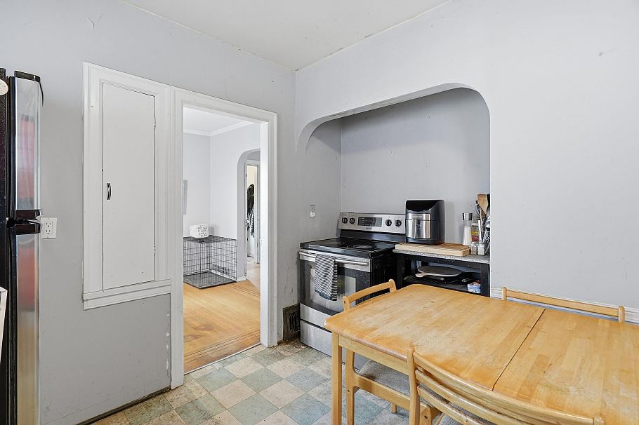 2349 E Pender Street Vancouver, BC - 15