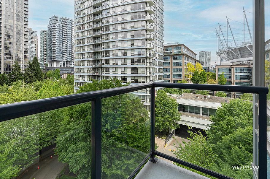808 939 Expo Boulevard Vancouver, BC - 26