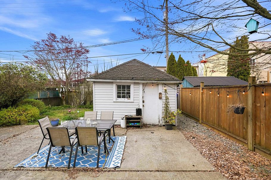 2349 E Pender Street Vancouver, BC - 30