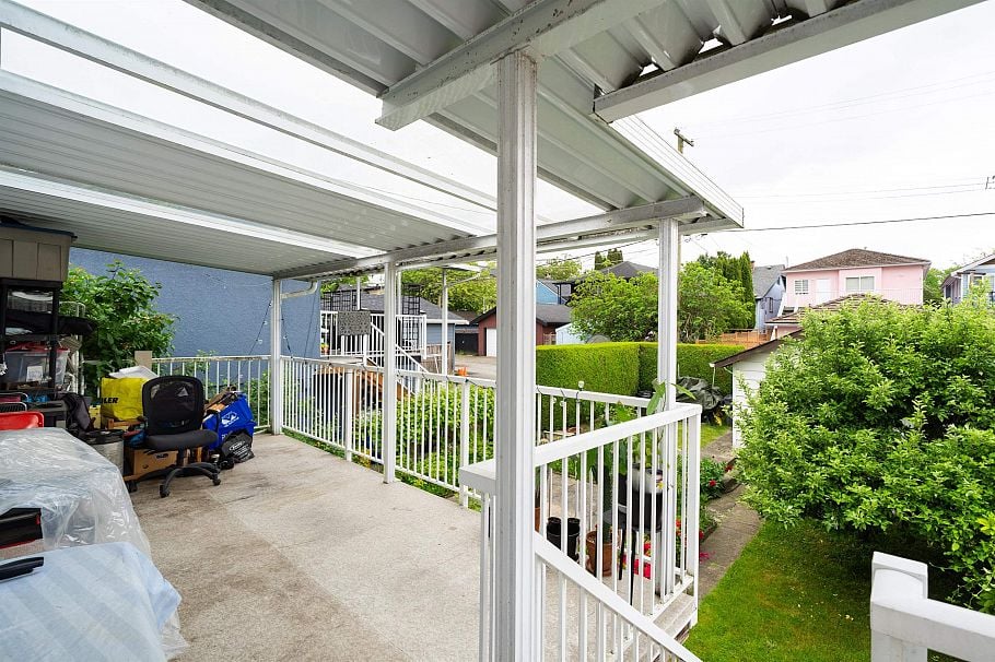 2066 E 23rd Avenue Vancouver, BC - 26