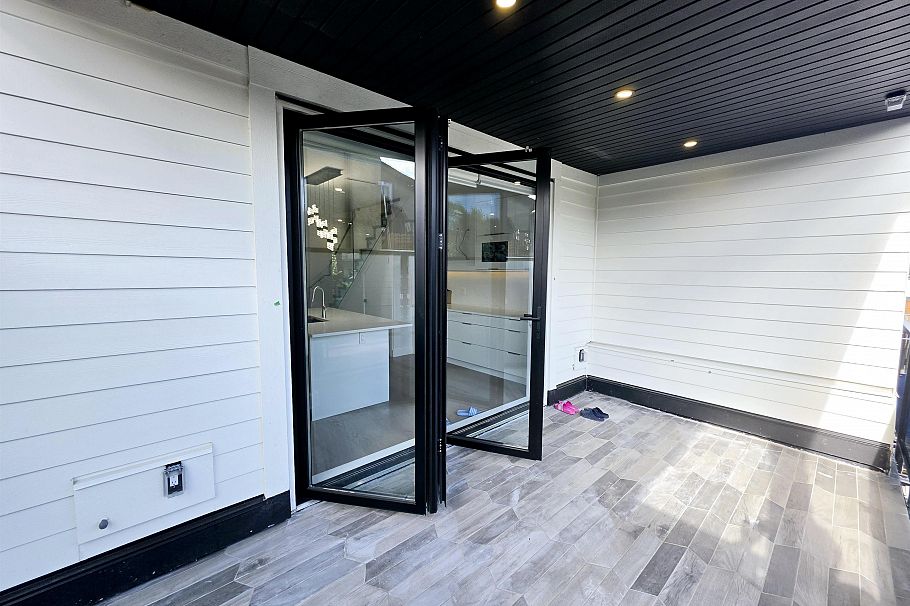 3466 28th Avenue Vancouver, BC - 38
