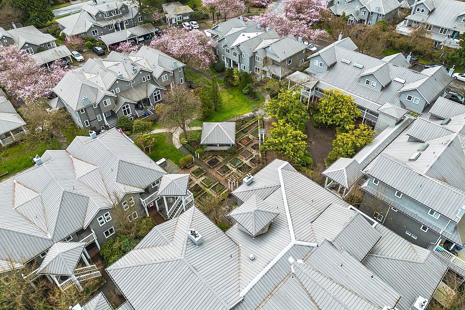 205 1518 Bowser Avenue North Vancouver, BC - 33