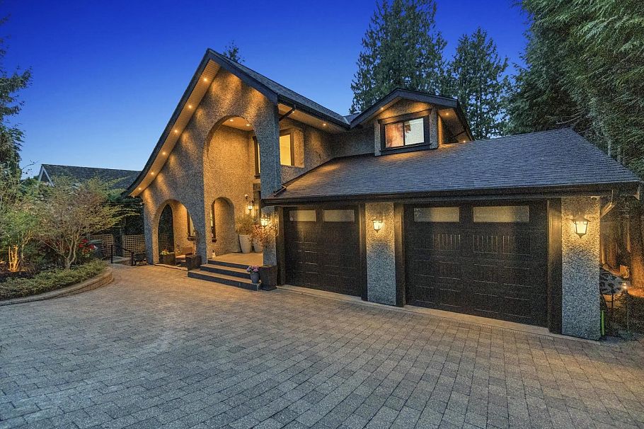 3263 Norwood Avenue North Vancouver, BC - 1