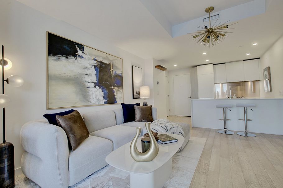 3809 1480 Howe Street Vancouver, BC - 1
