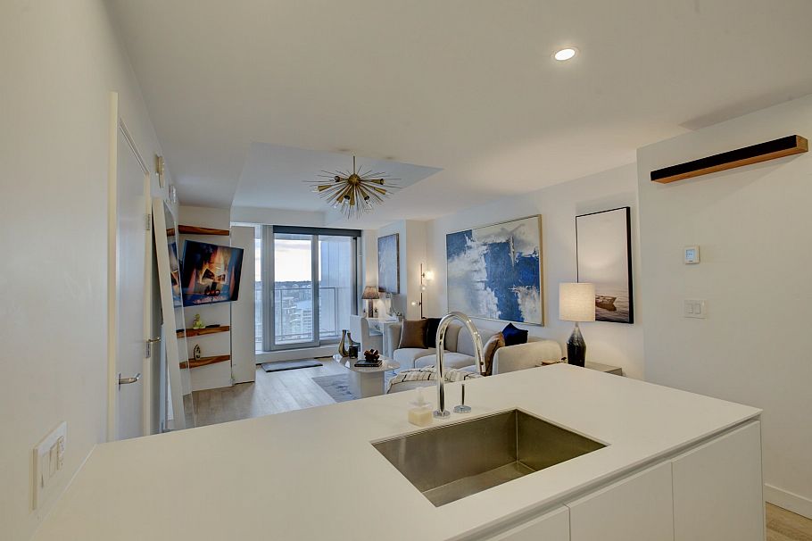 3809 1480 Howe Street Vancouver, BC - 8