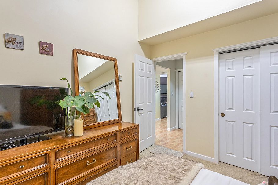 205 1518 Bowser Avenue North Vancouver, BC - 11