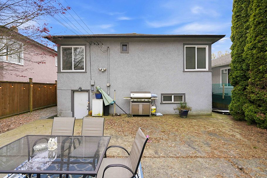2349 E Pender Street Vancouver, BC - 31