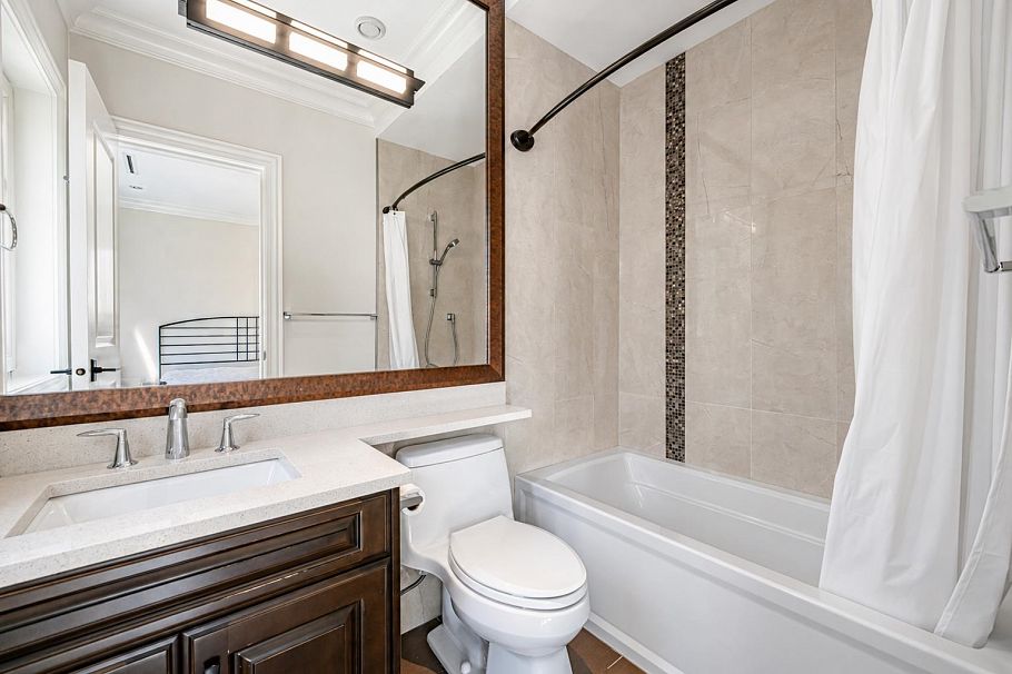 1379 W 46th Avenue Vancouver, BC - 23