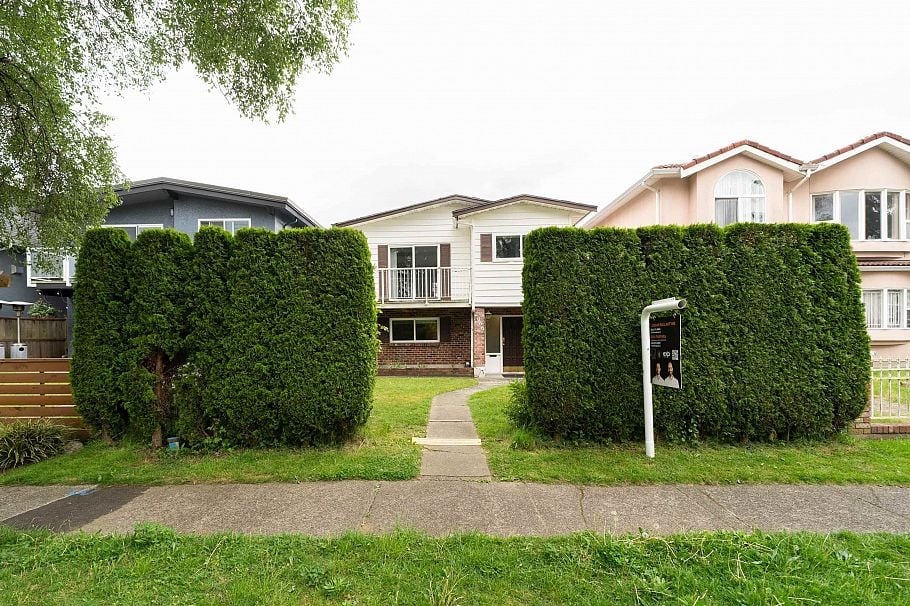 2066 E 23rd Avenue Vancouver, BC - 1