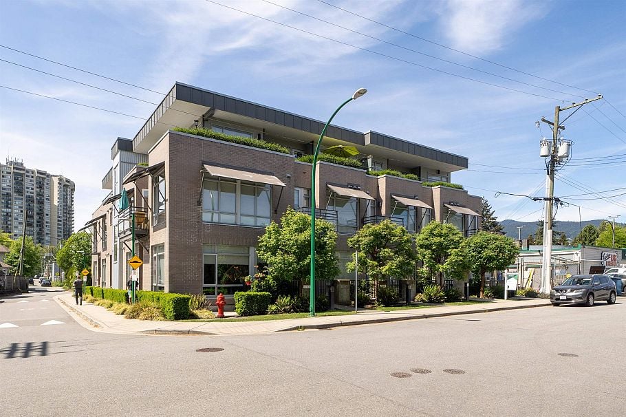 104 1591 Bowser Avenue North Vancouver, BC - 1