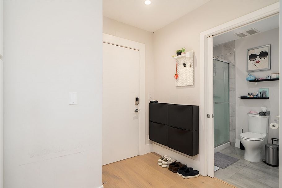 104 1591 Bowser Avenue North Vancouver, BC - 6