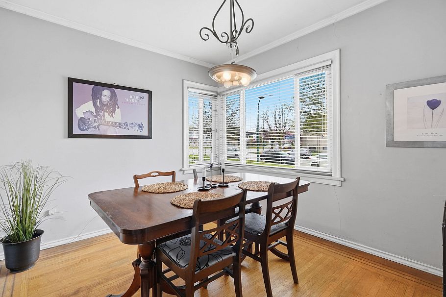 2349 E Pender Street Vancouver, BC - 17