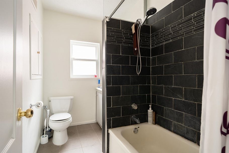2066 E 23rd Avenue Vancouver, BC - 16
