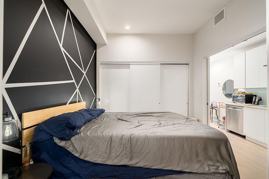 104 1591 Bowser Avenue North Vancouver, BC - 17