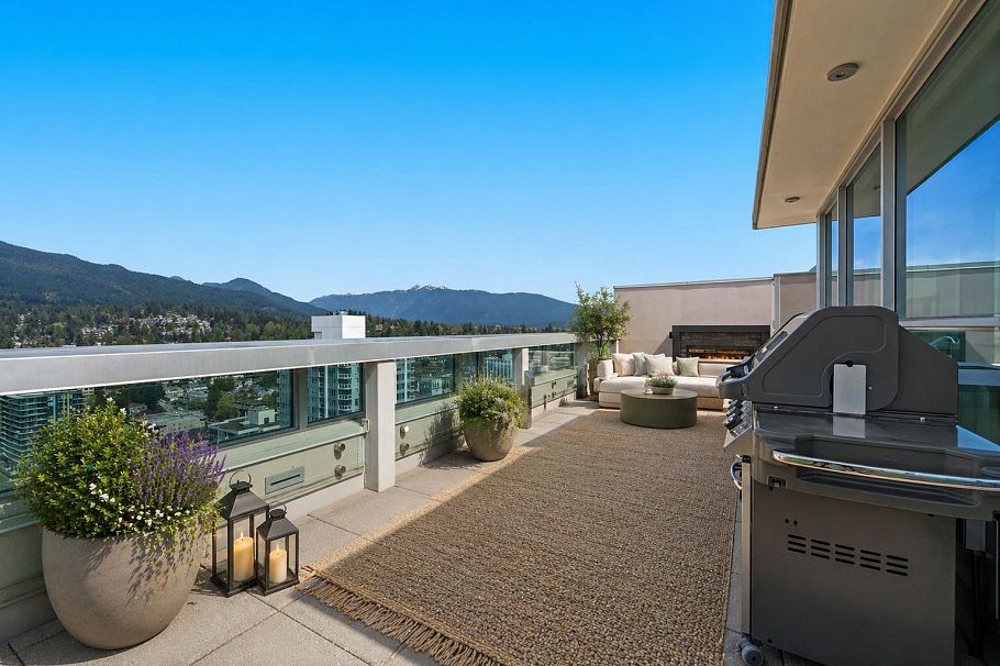 2403 125 E 14th Street North Vancouver, BC - 32