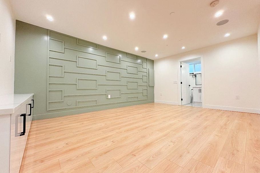 2026 E 32nd Avenue Vancouver, BC - 27
