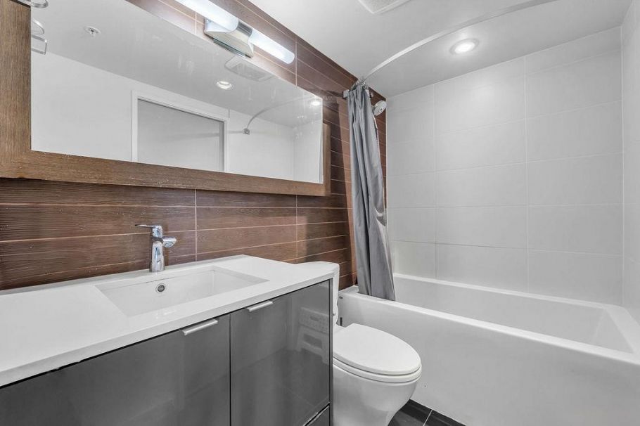 909 161 W Georgia Street Vancouver, BC - 12