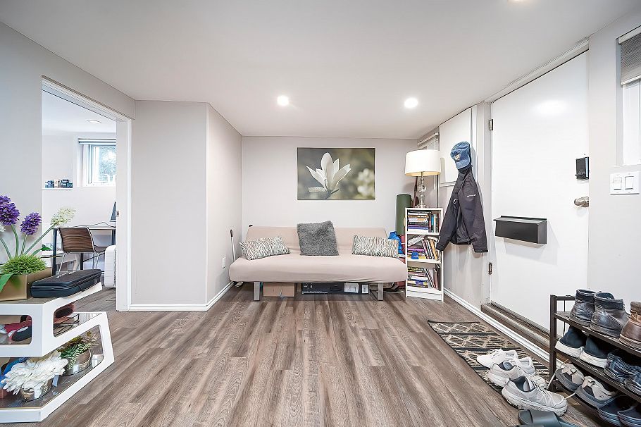 2779 W 13th Avenue Vancouver, BC - 14