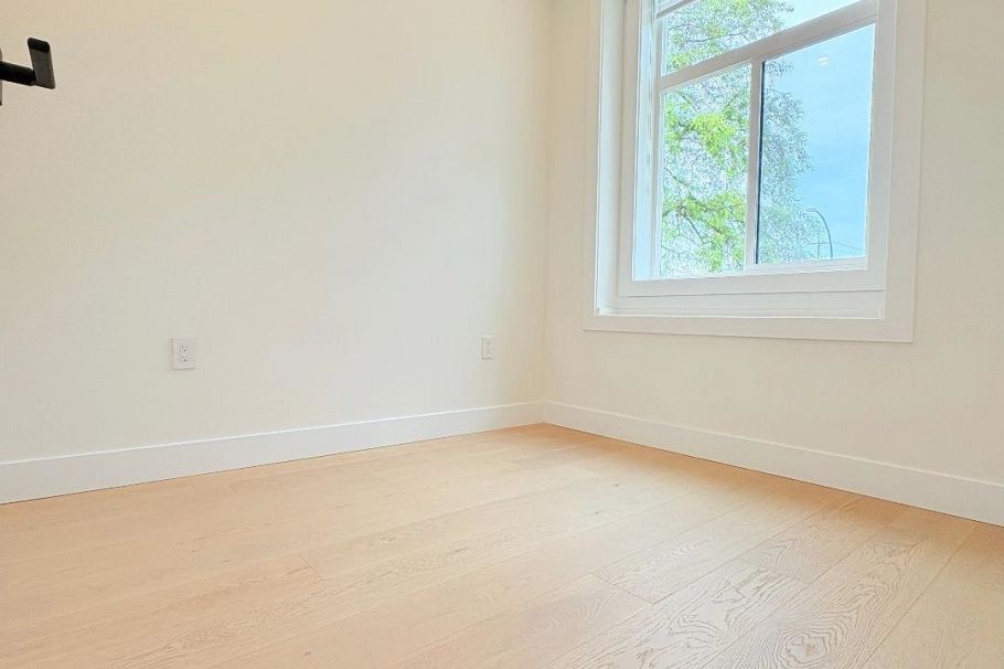 2026 E 32nd Avenue Vancouver, BC - 12