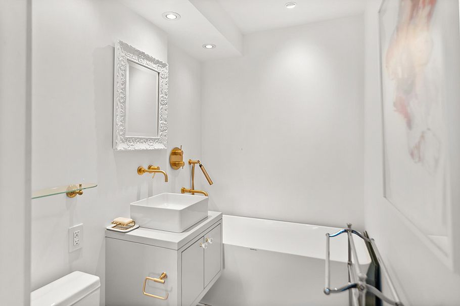 724 1445 Marpole Avenue Vancouver, BC - 31
