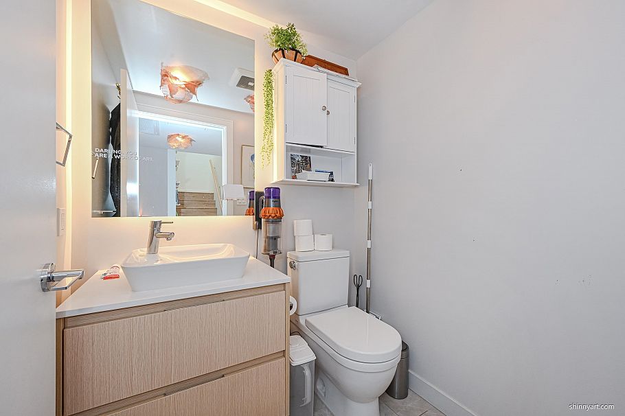606 1500 Fern Street North Vancouver, BC - 18