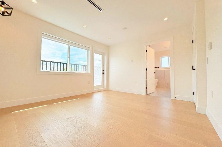2026 E 32nd Avenue Vancouver, BC - 14